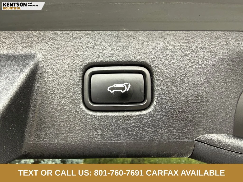 Used 2025 Gray Hyundai SEL image 26
