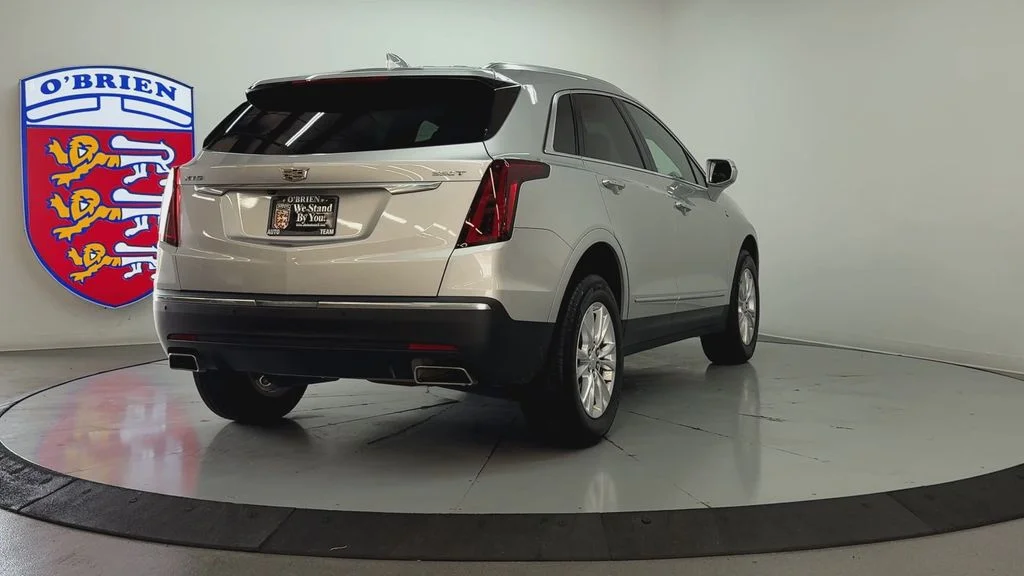 Used 2020 Radiant Silver Metallic Cadillac Luxury image 5