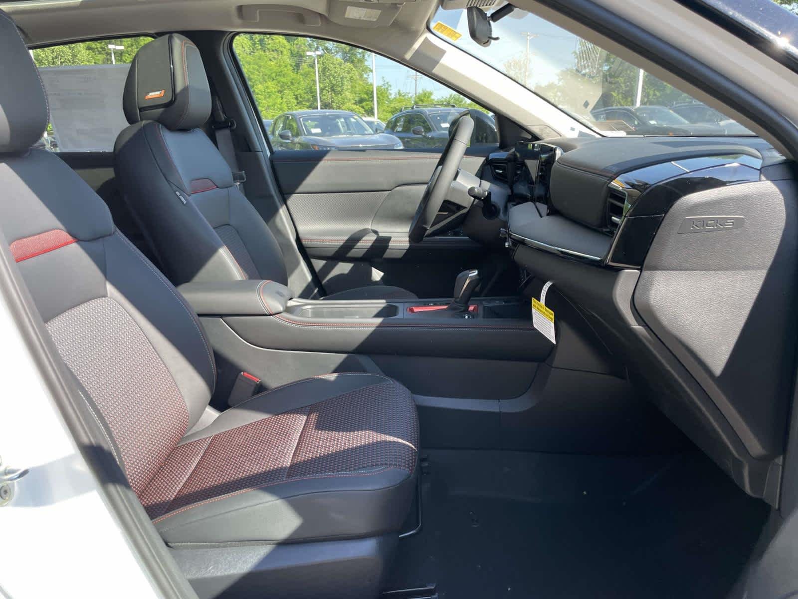 New 2026 Aspen White Tricoat/Super Black Nissan SR image 20
