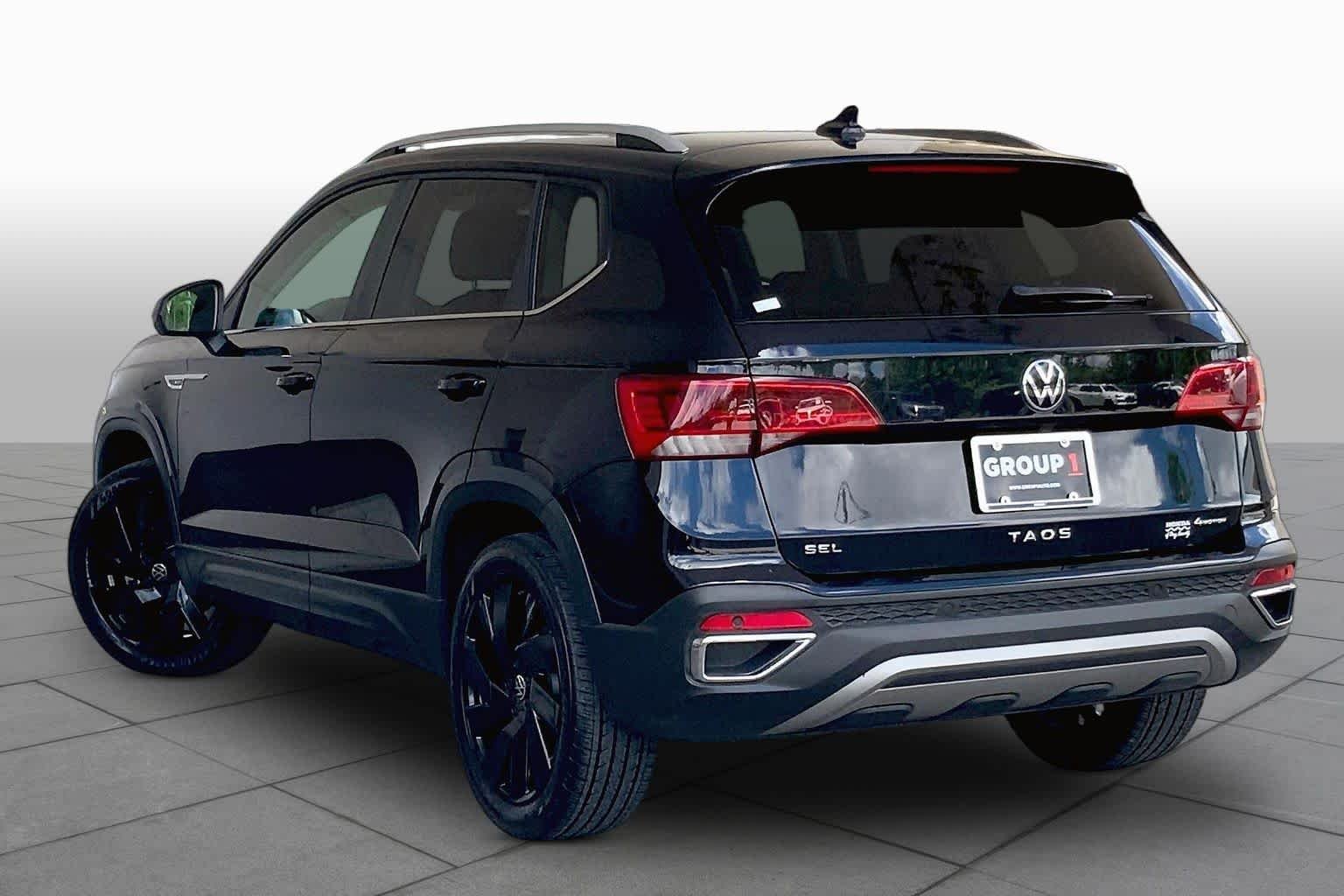 Used 2024 Deep Black Pearl Volkswagen SEL image 12