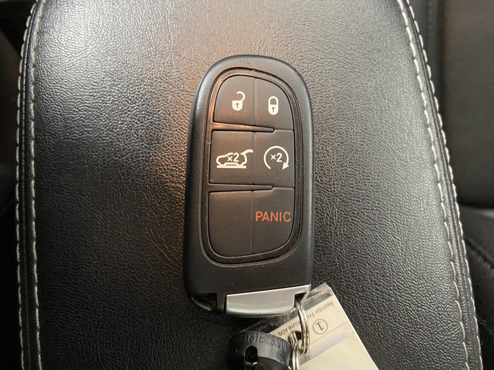 Used 2019 Bright White Clearcoat Jeep Limited image 19