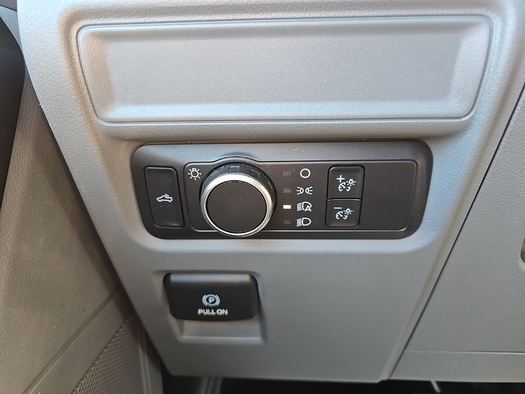 Used 2021 White Ford XL image 45
