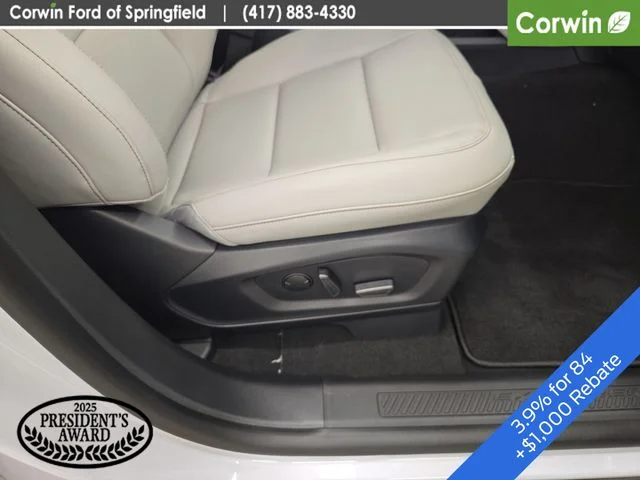 New 2026 Space White Metallic Ford Active image 13