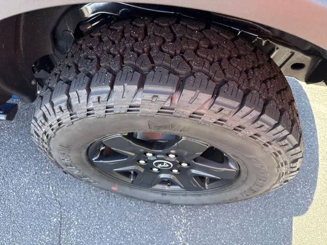 New 2025 Velocity Blue Metallic Ford Big Bend® image 18