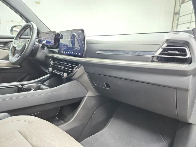 Used 2025 Gray Chevrolet LT image 42