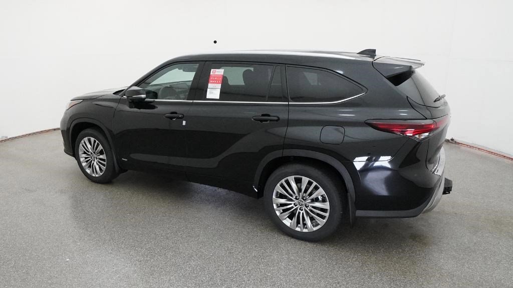 New 2026 Midnight Black Metallic Toyota  Platinum image 15