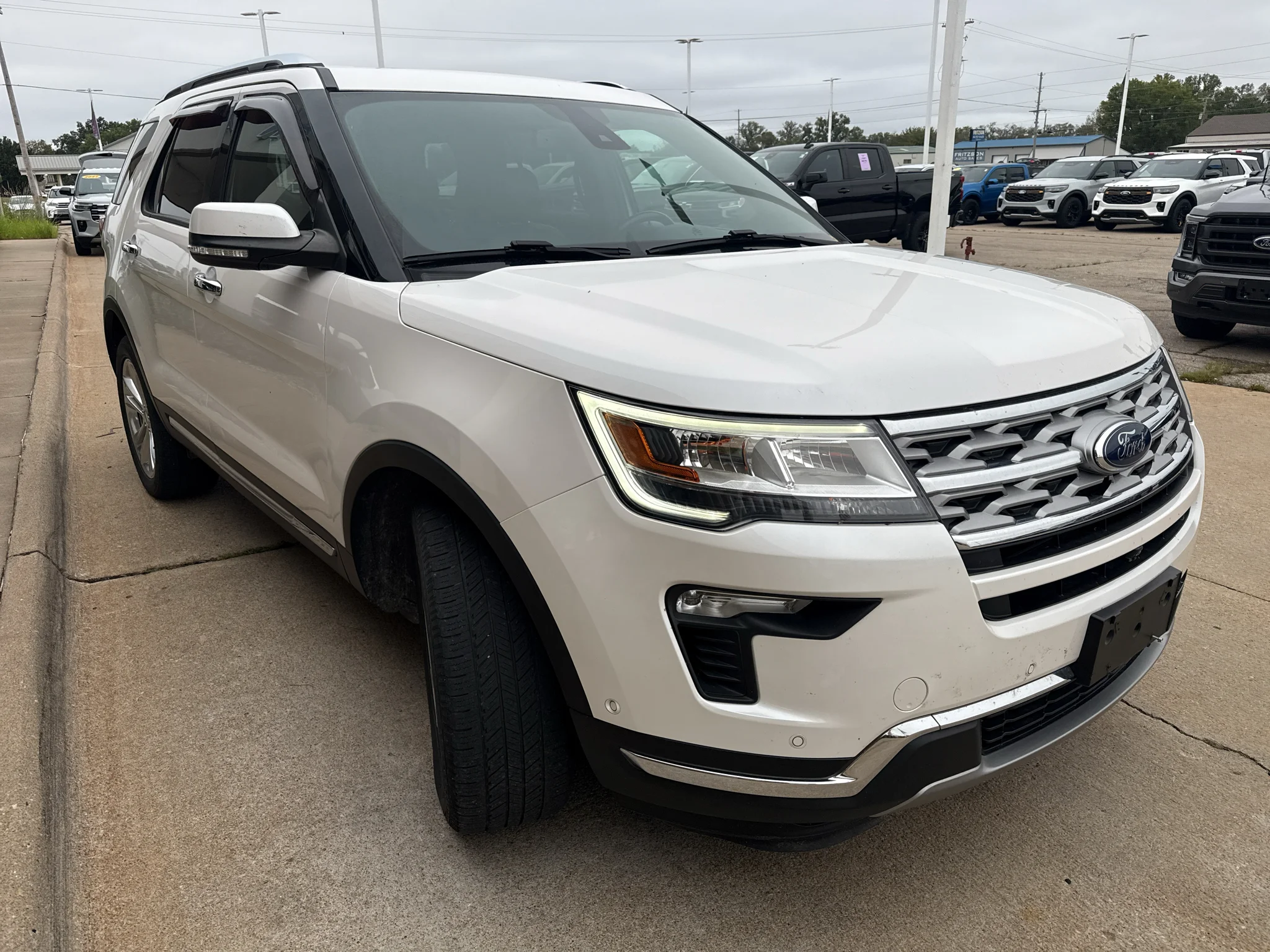 Used 2018 White Platinum Metallic Tri-Coat Ford Limited image 11