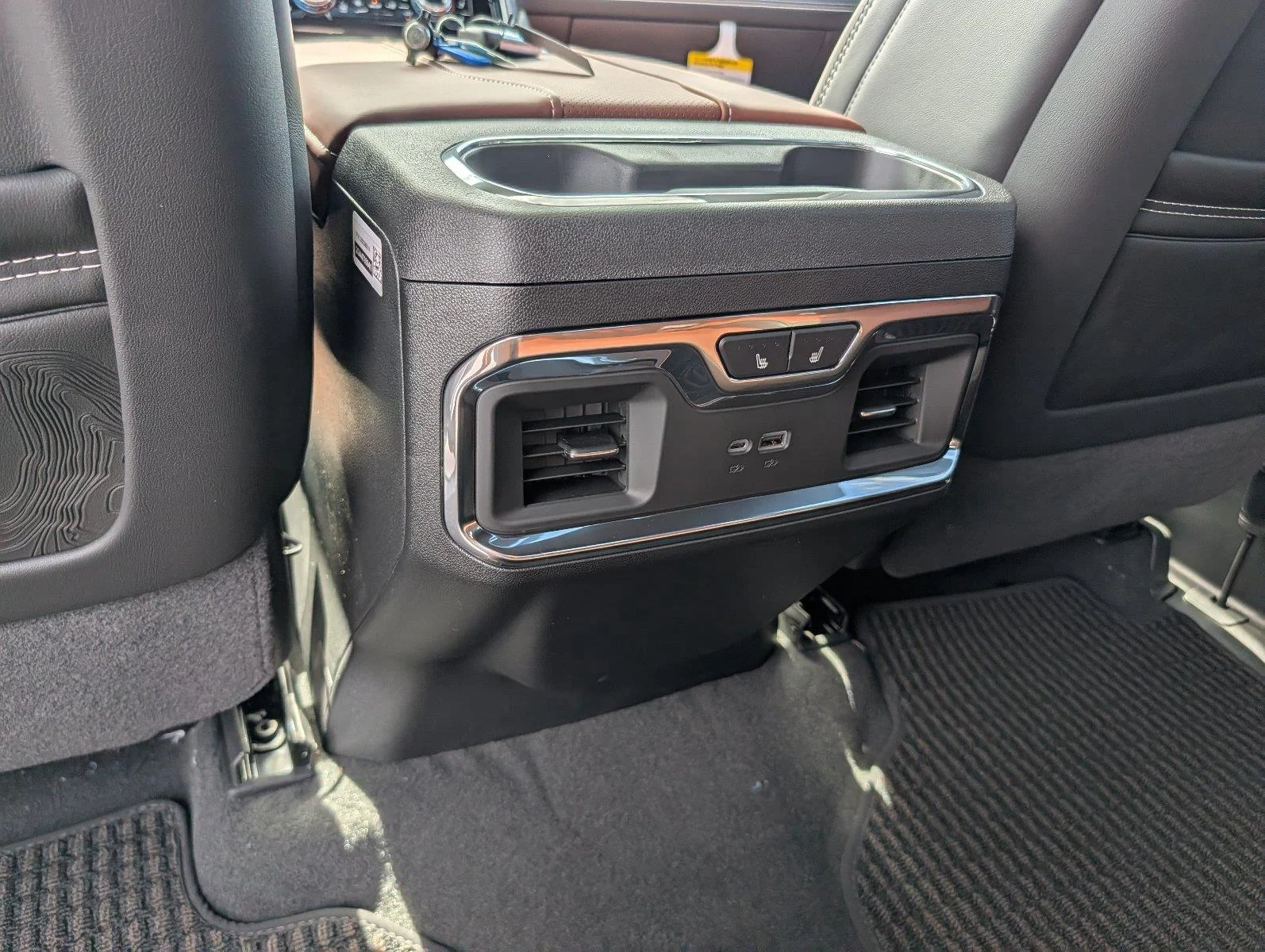 New 2026 Glacier White Tricoat GMC Denali Ultimate image 32