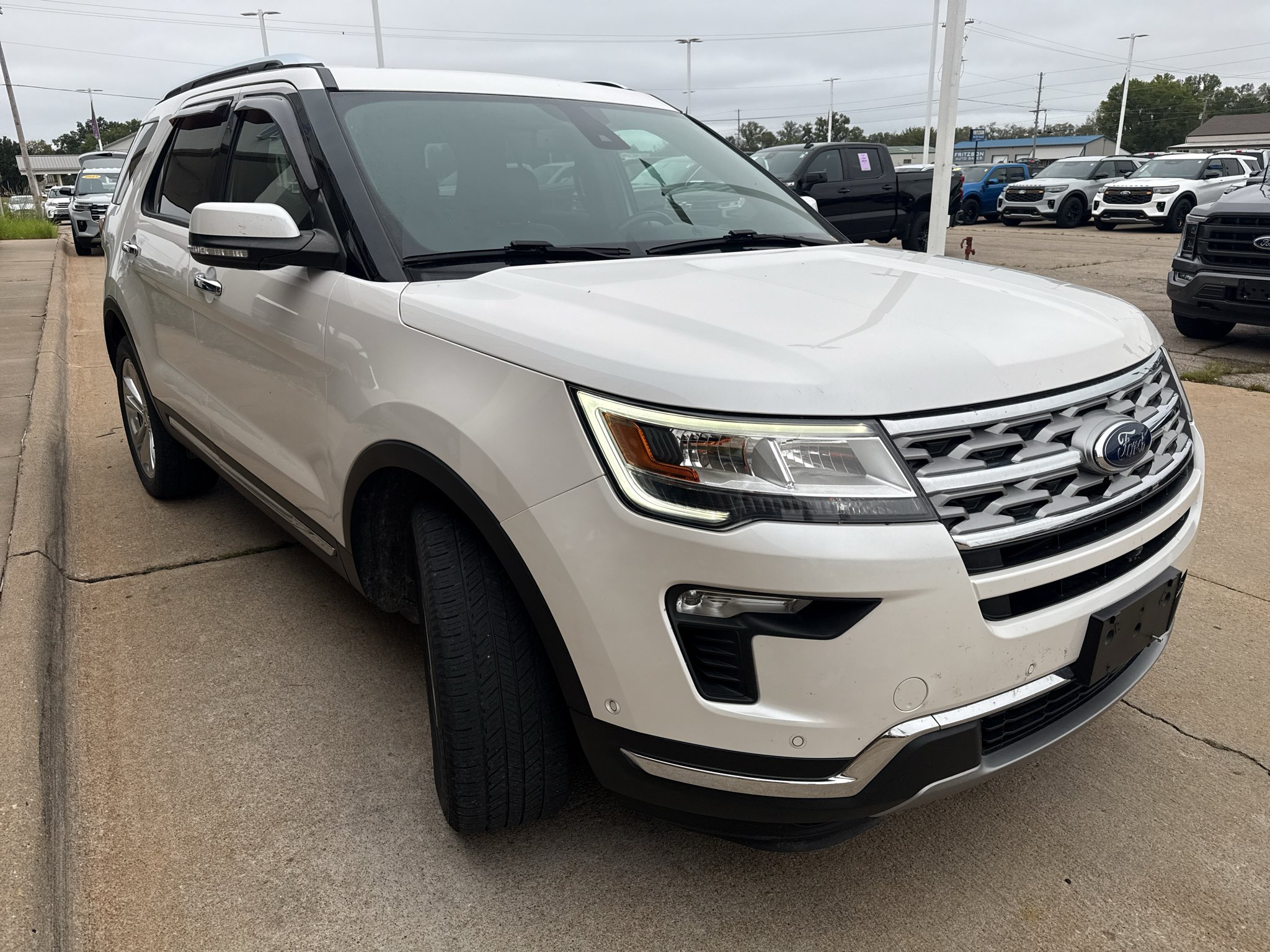 Used 2018 White Platinum Metallic Tri-Coat Ford Limited image 11
