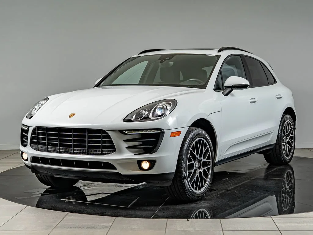 Used 2018 White Porsche  image 1