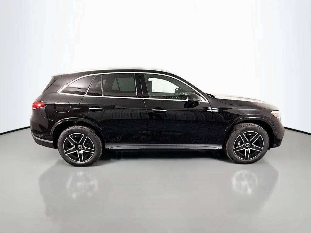 New 2026 Black Mercedes-Benz GLC 300 image 8