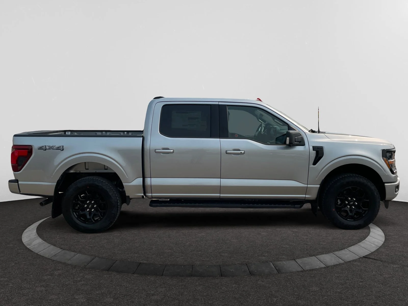 New 2026 Iconic Silver Metallic Ford XLT image 6