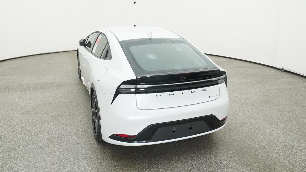 2025 Toyota Prius XSE - Photo 9
