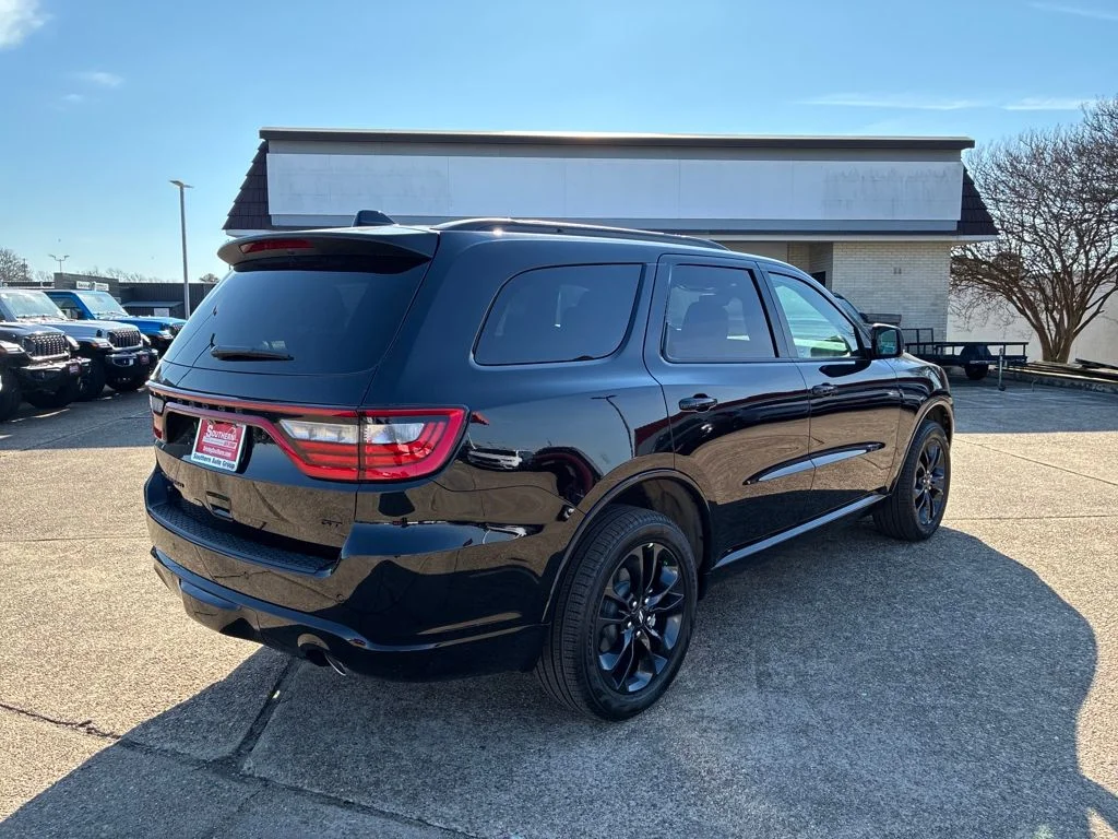 New 2026 Diamond Black Clear-Coat Exterior Paint Dodge GT Plus image 5
