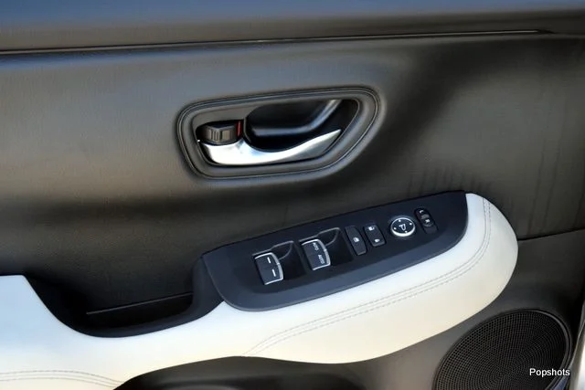 New 2027 Silver Metallic Honda EX-L AWD image 6