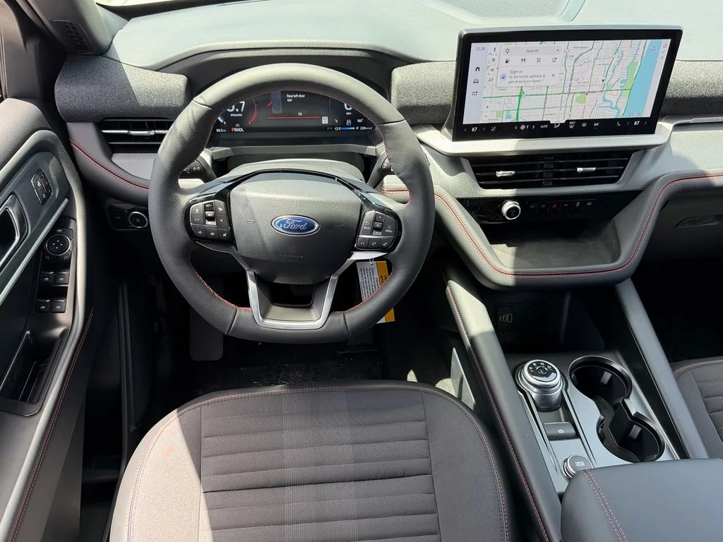 New 2026 Star White Metallic Tri-Coat Ford ST-Line image 7