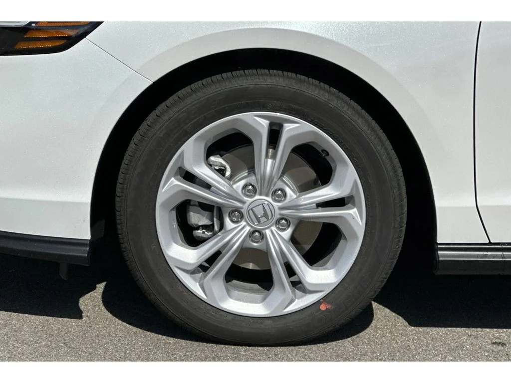 New 2026 Platinum White Pearl Honda LX image 31