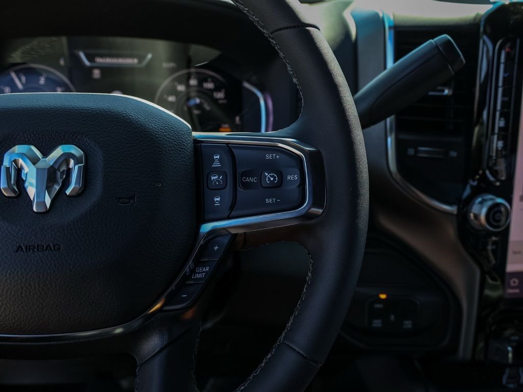 New 2026 Diamond Black Crystal Pearl-Coat Exterior Paint RAM Laramie image 20