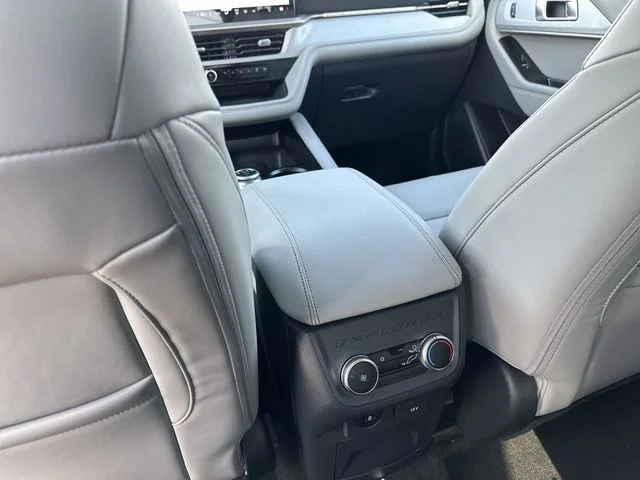 New 2026 Space White Metallic Ford Active image 52