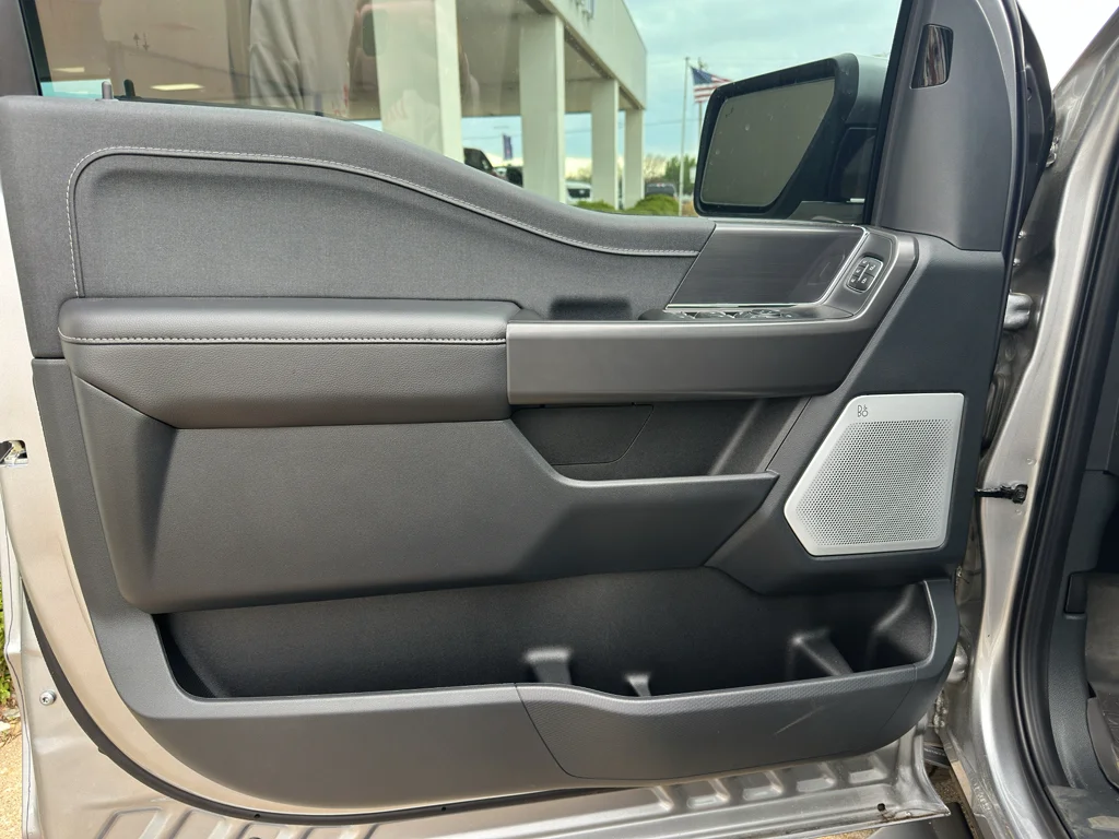2025 Ford F-150 Lariat - Photo 12