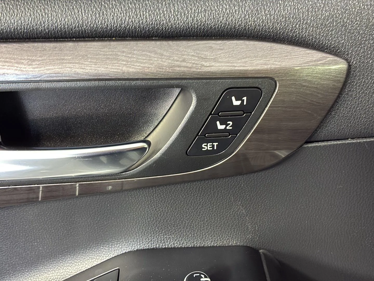 Used 2022 Celestial Silver Metallic Toyota Platinum image 28