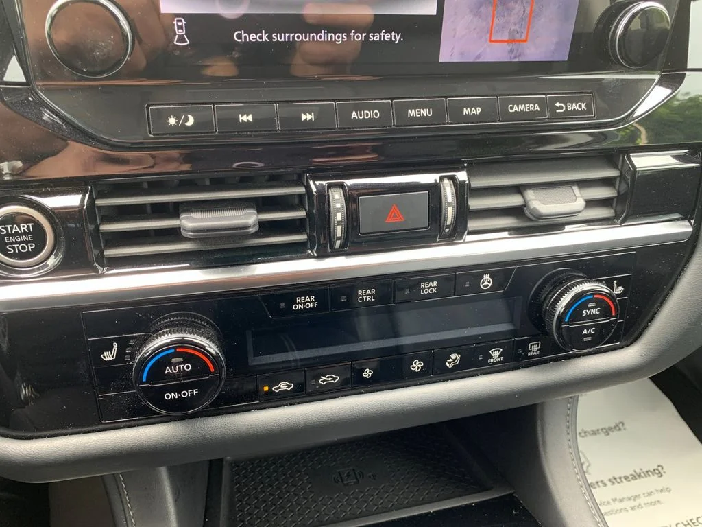 Used 2023 White Nissan SL image 25