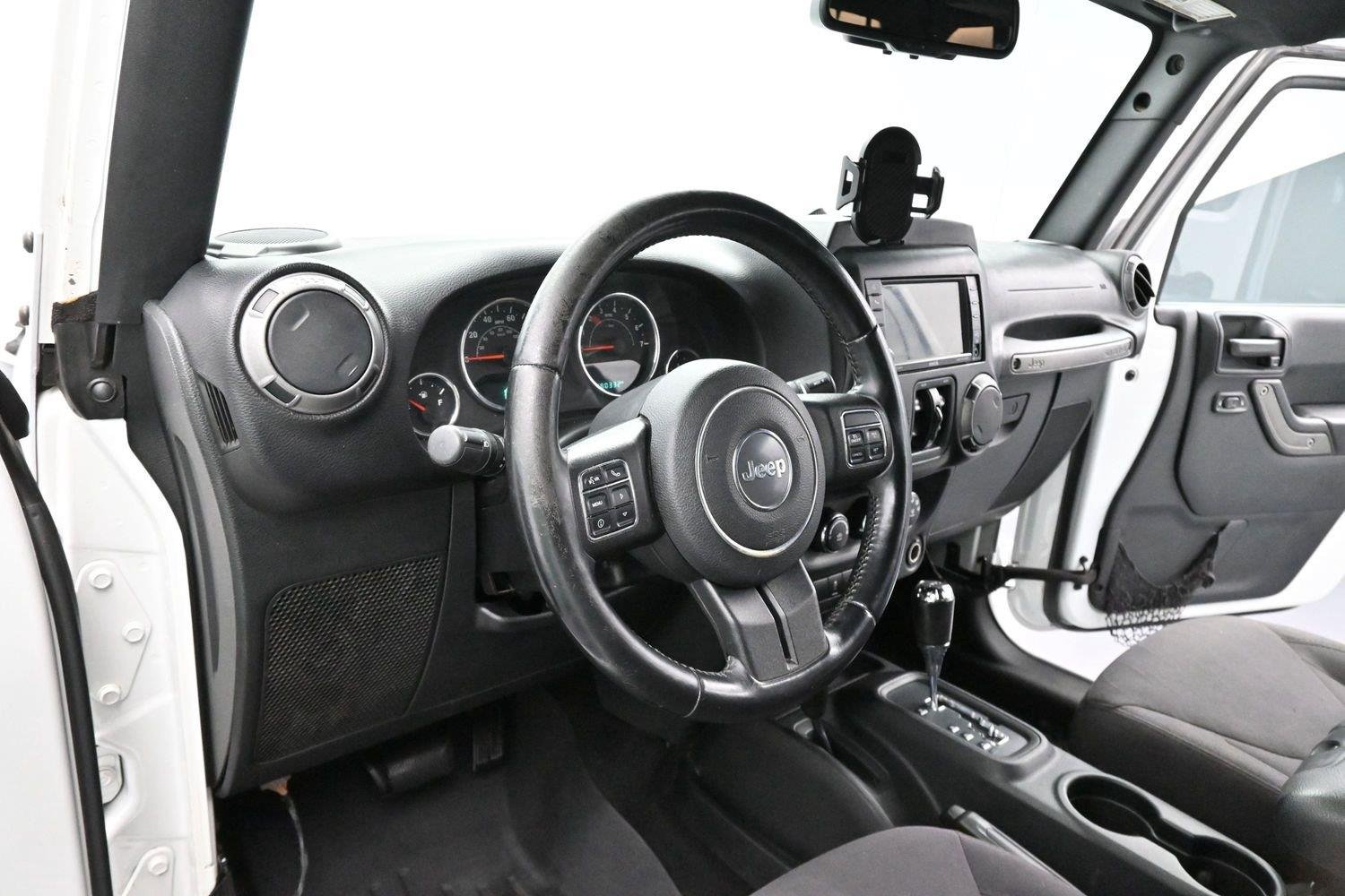 Used 2015 Bright White Clearcoat Jeep Sport image 15
