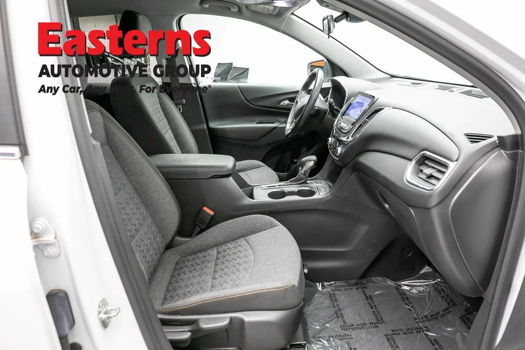 Used 2022 White Chevrolet LT image 24