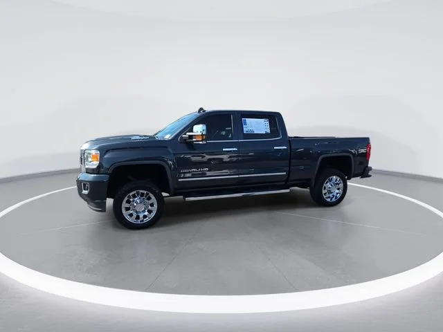 Used 2018 Gray GMC Denali image 4
