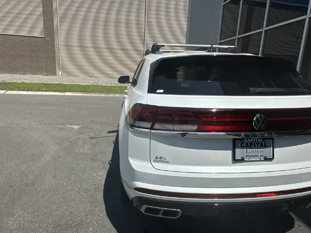 Used 2024 White Volkswagen 2.0T SEL R-Line image 26