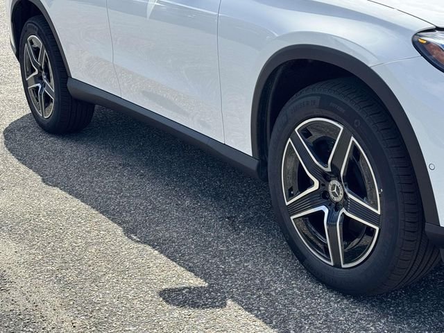New 2026 Polar White Mercedes-Benz GLC 300 image 12