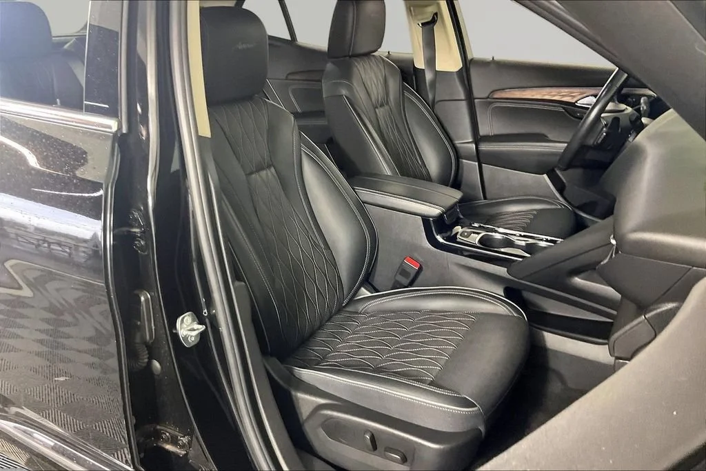 Certified Used 2023 EBONY TWILIGHT METALLIC Buick Avenir image 25