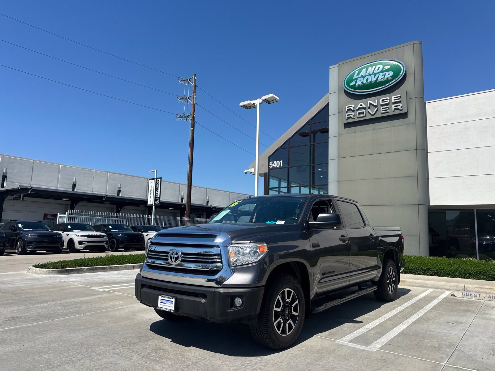 Used 2016 Magnetic Gray Metallic Toyota SR5 image 1