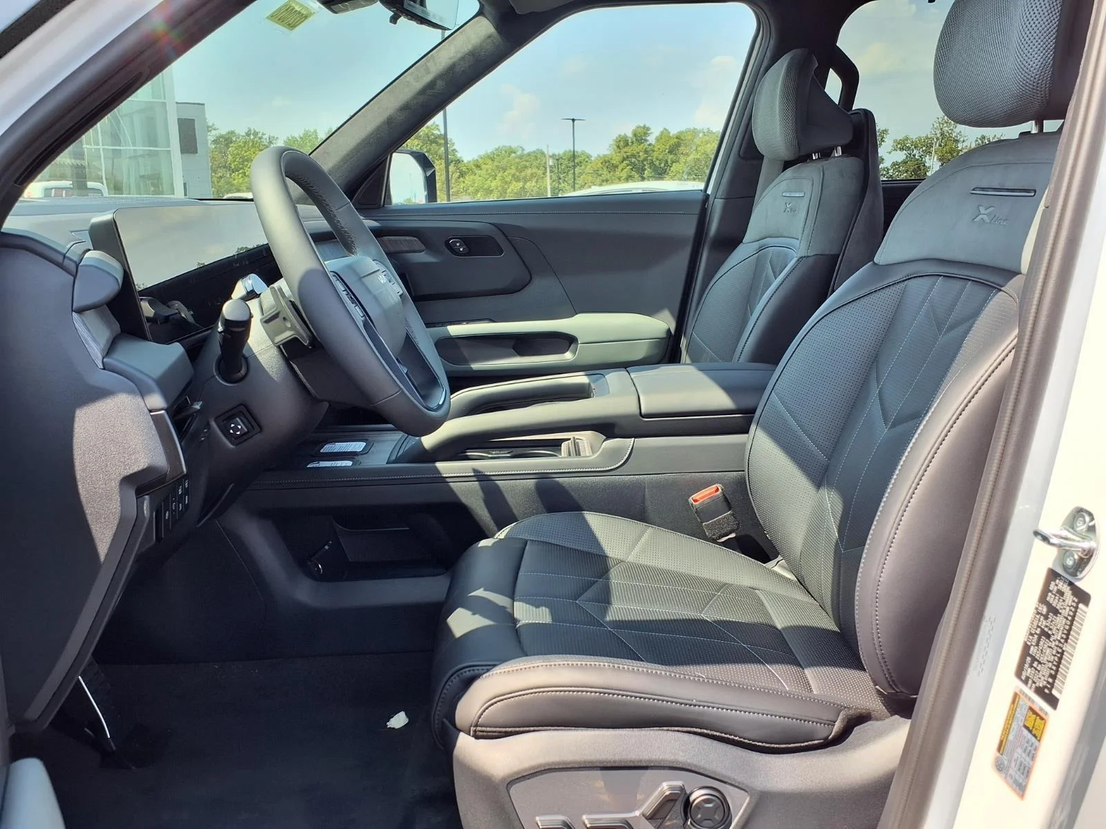 New 2027 Glacial White Pearl Kia X-Line SX Prestige image 13