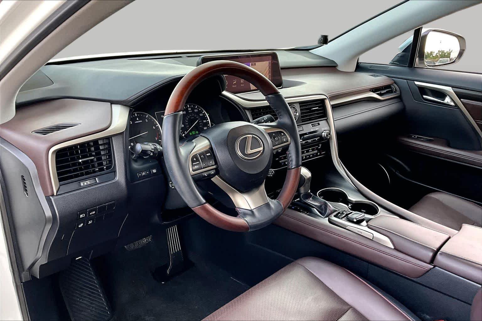Used 2019 Eminent White Pearl Lexus  image 18