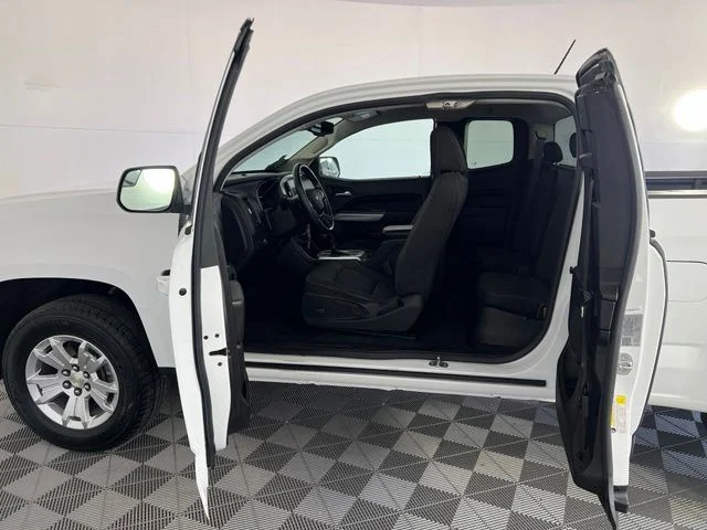 Used 2021 White Chevrolet LT image 14