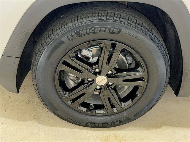 Used 2022 Quicksilver Metallic GMC SLE image 30