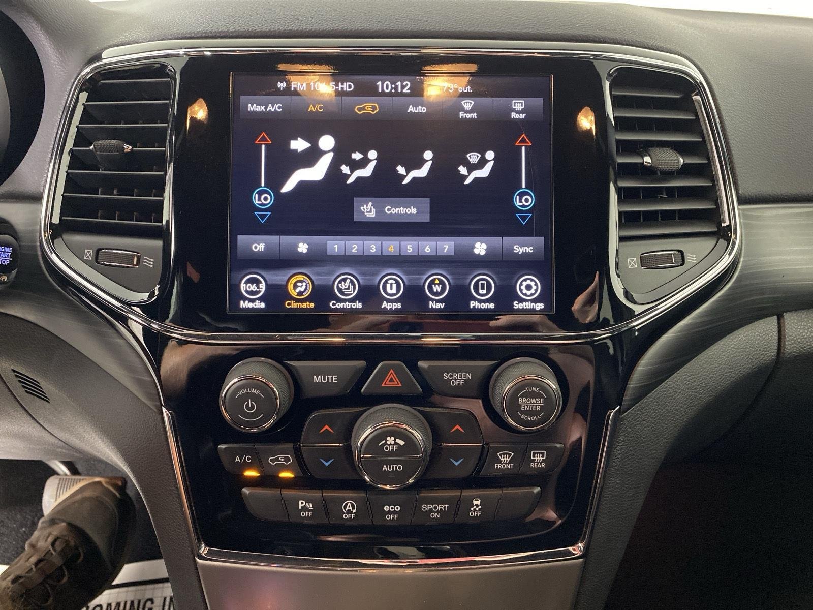 Used 2020 Diamond Black Crystal Pearlcoat Jeep North image 25