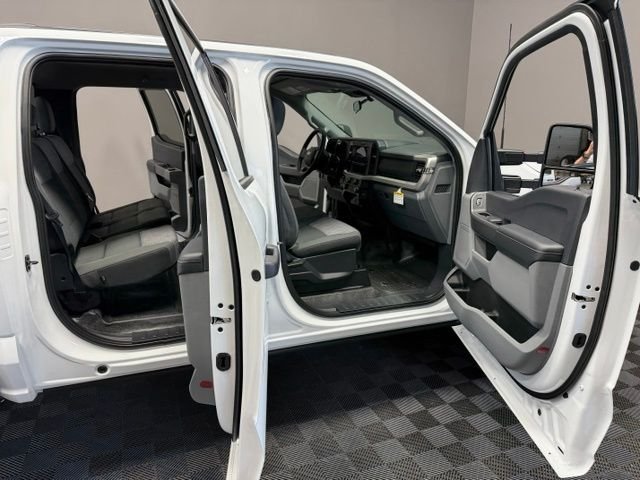 New 2026 Oxford White Ford F-250® XLT image 22