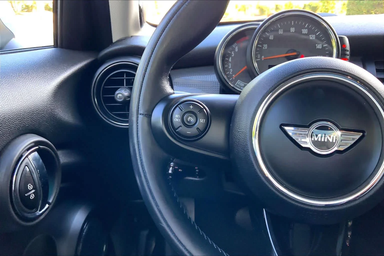 Used 2017 Electric Blue Metallic MINI Cooper image 23