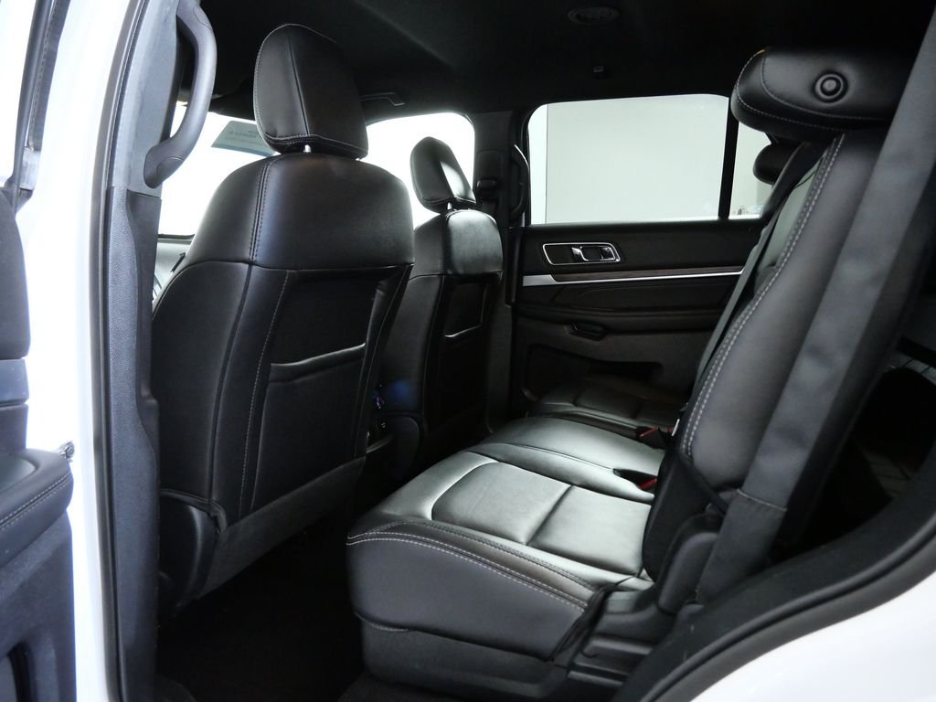 Used 2018 White Ford Limited image 8
