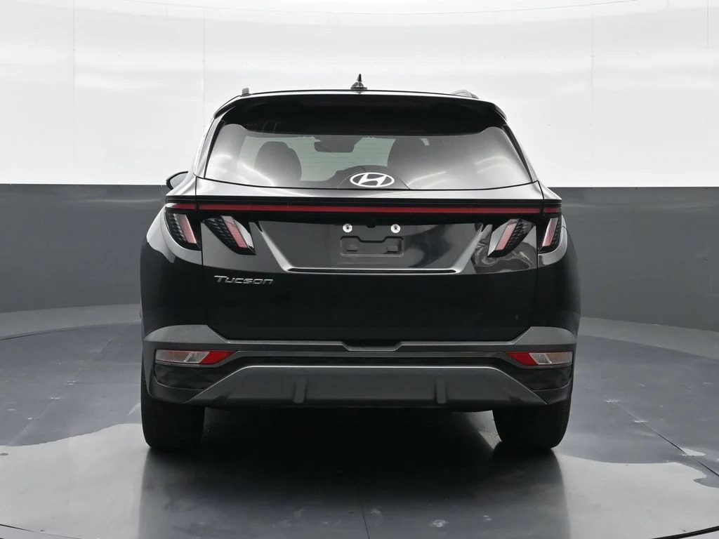 Used 2022 Black Hyundai Limited image 7