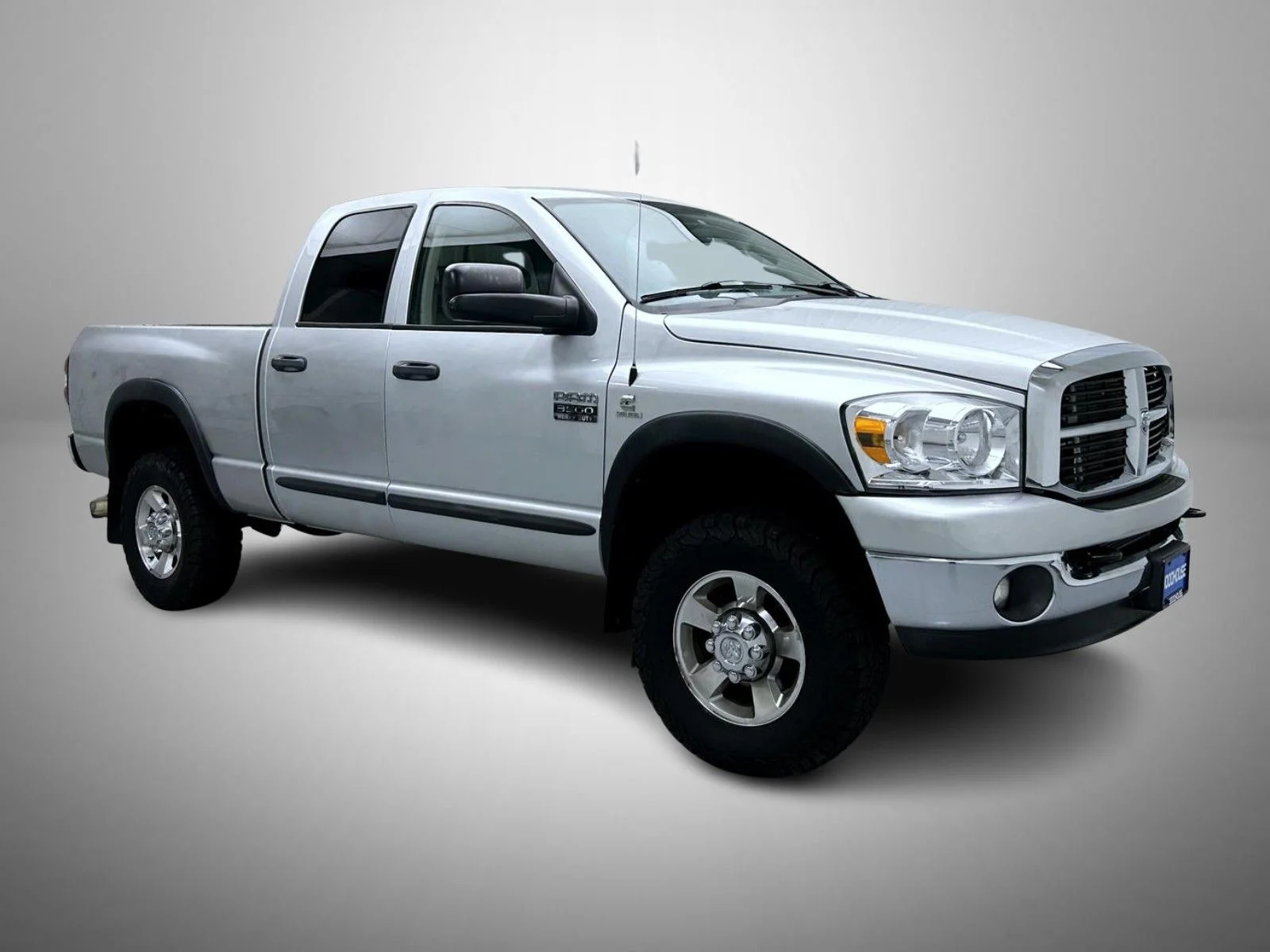 Used 2007 Silver Dodge SLT image 3