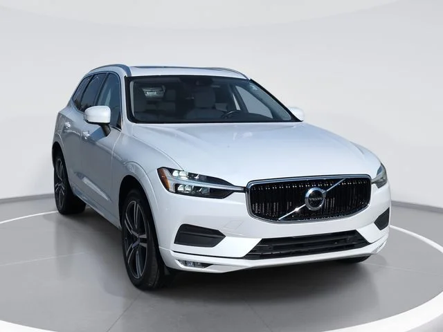 Used 2021 White Volvo T5 Momentum image 1