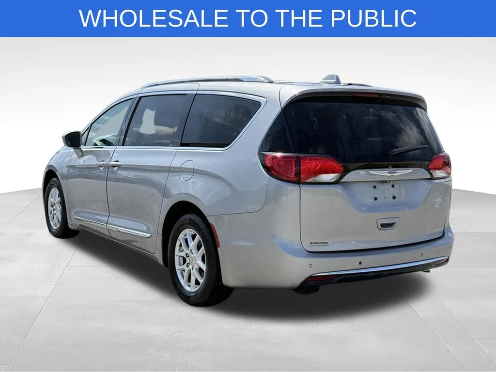 Used 2020 Silver Chrysler Touring L image 3