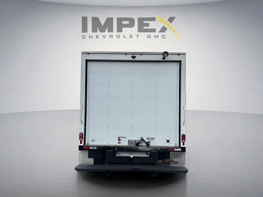 Used 2024 Summit White Chevrolet 1WT image 3