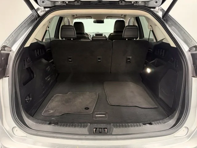 Used 2022 Silver Ford Titanium image 27