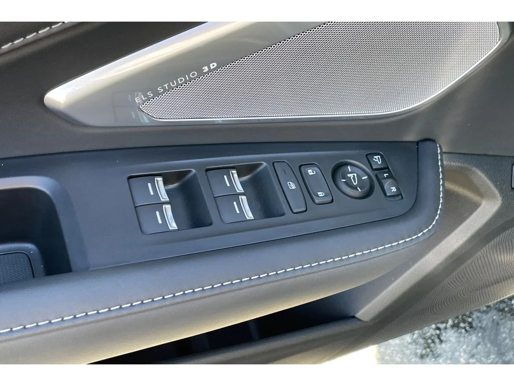 Used 2023 Liquid Carbon Metallic Acura w/Advance Package image 11