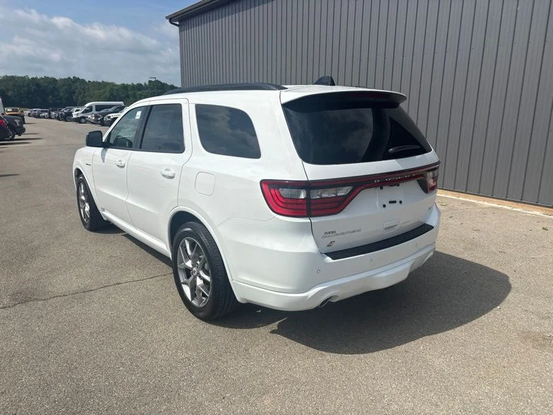 New 2026 White Knuckle Clear-Coat Exterior Paint Dodge GT Plus HEMI V8 image 5