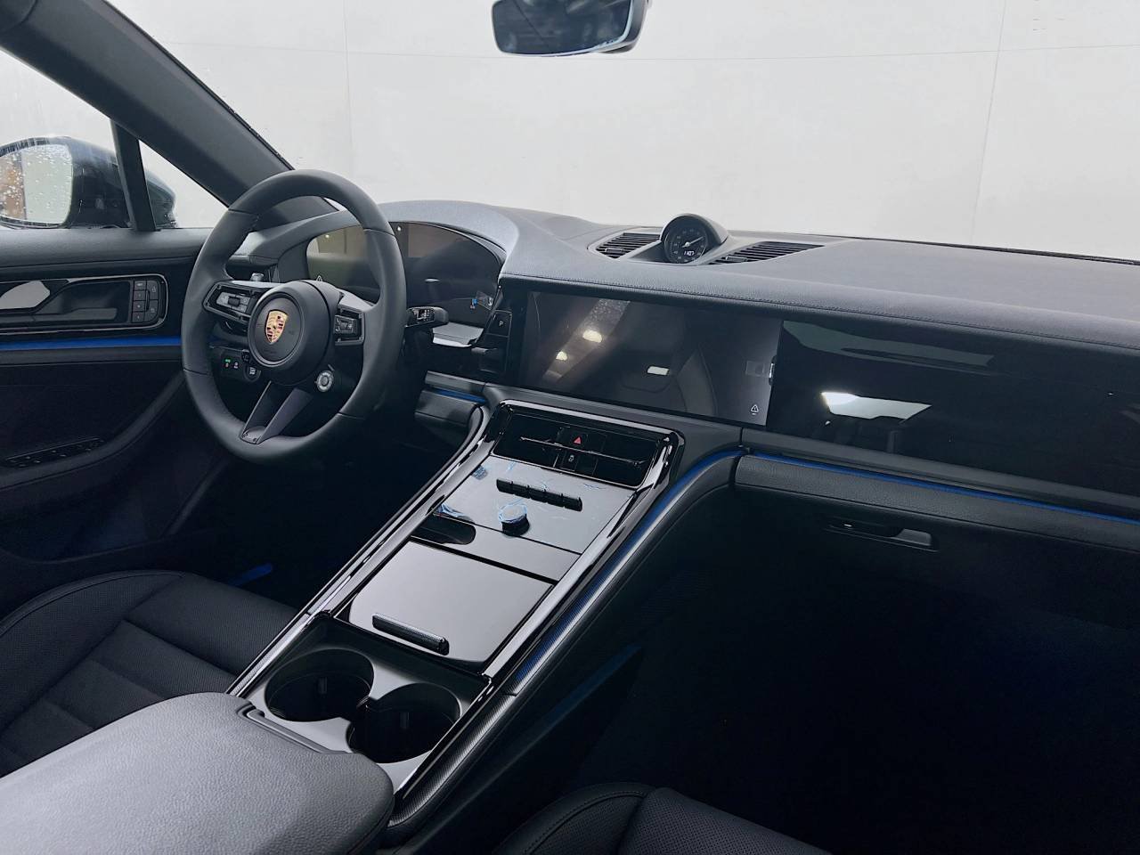 2026 Porsche Panamera 4 E-Hybrid - Photo 26